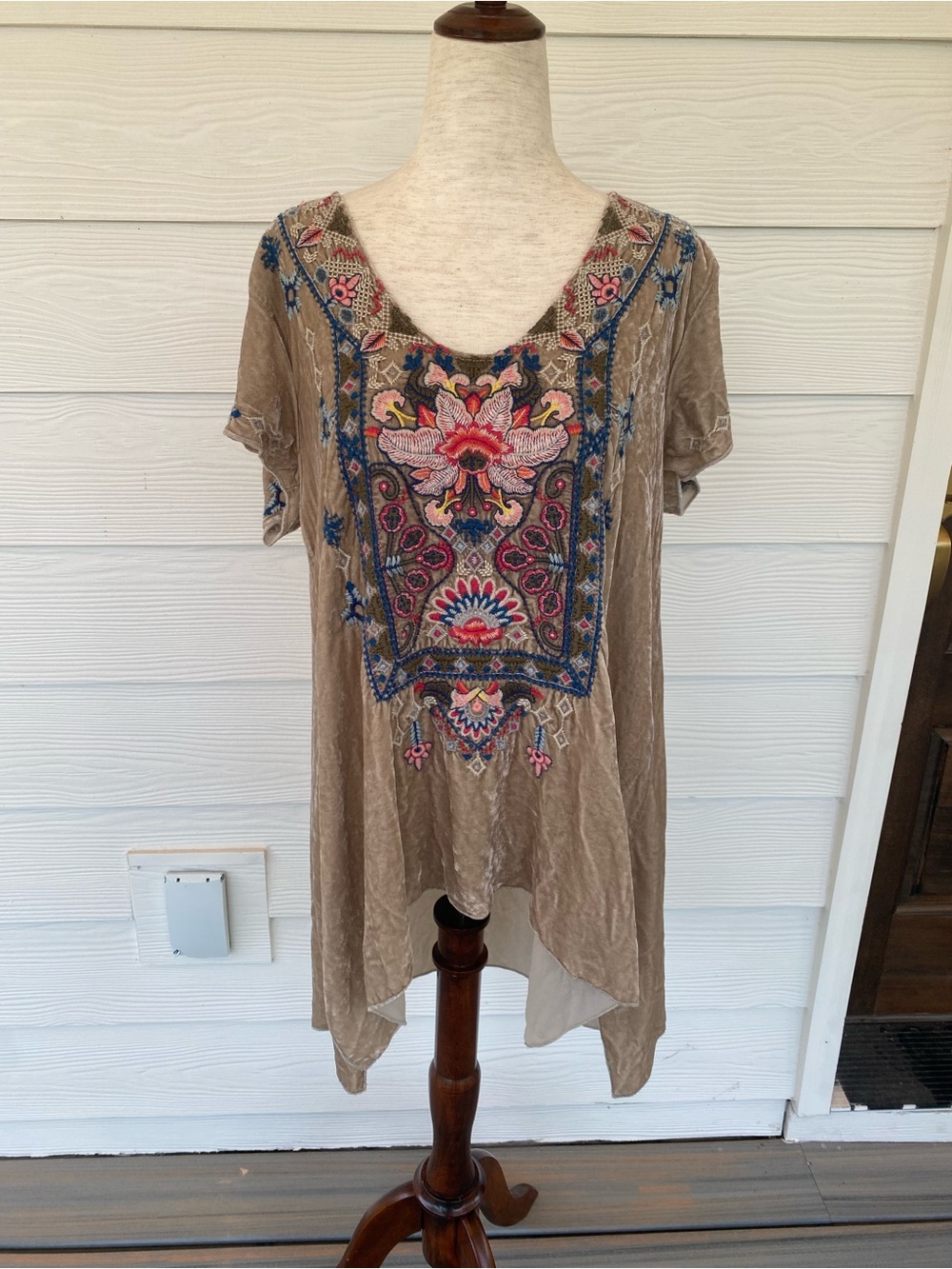 Johnny Was Oat Crushed Velvet Womens  Tunic with Multicolor Floral Embroidery